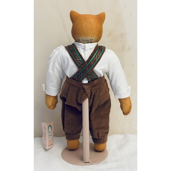 Goebel Carol Anne Musical Cat Doll 125th Anniversary Limited Edition Full Outfit - Picture 5 of 11